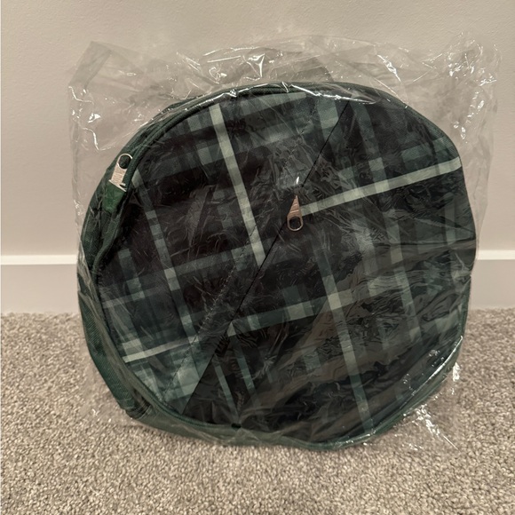 English Laundry Duffle Bag - Picture 3 of 3